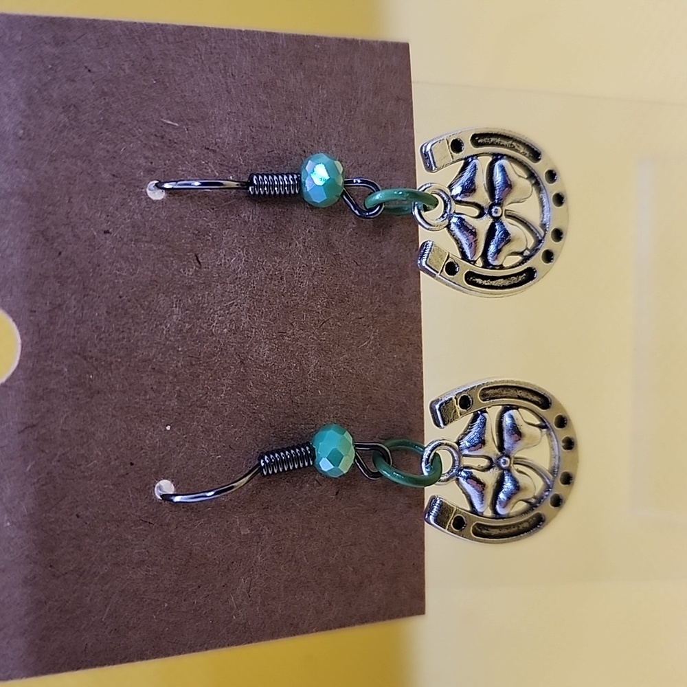 Lucky horseshoe clover earrings - Picture 1 of 1